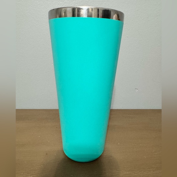 Hydro flask tumbler 32oz - Picture 2 of 6